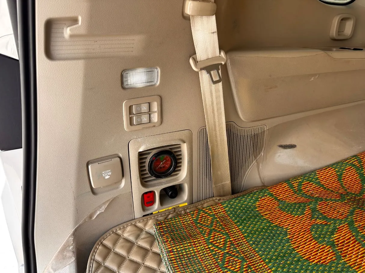Car image 28