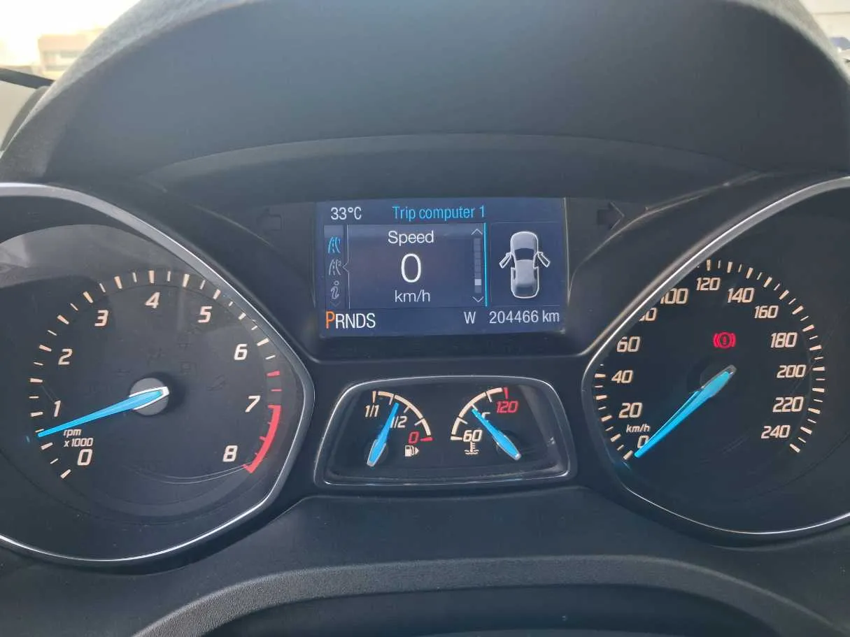 Car image 16