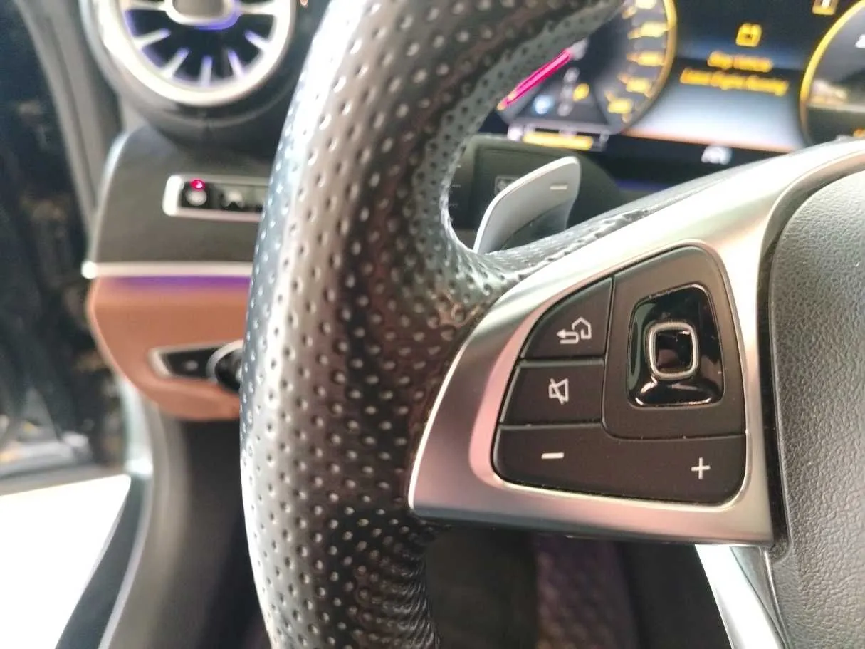 Car image 34