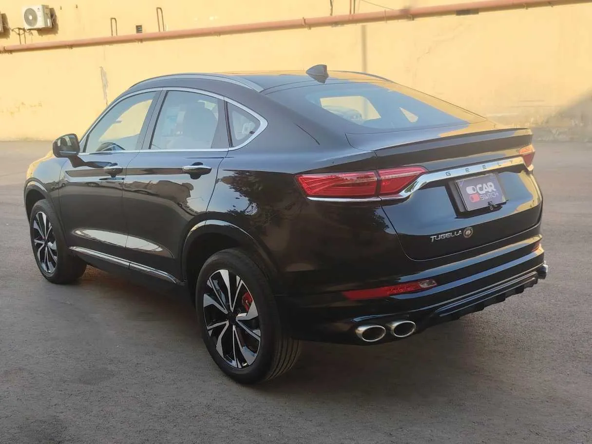 Car image 7