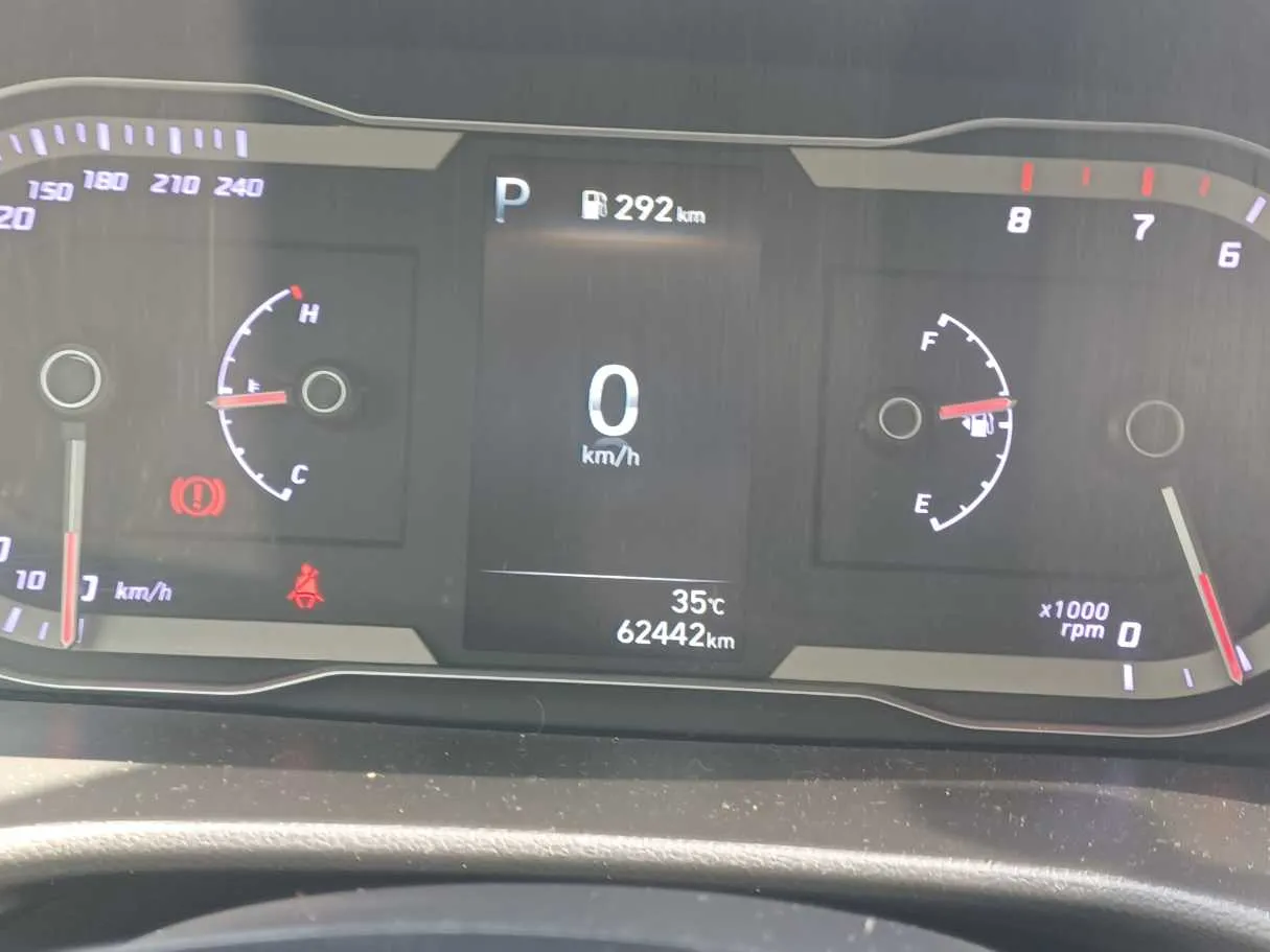 Car image 18