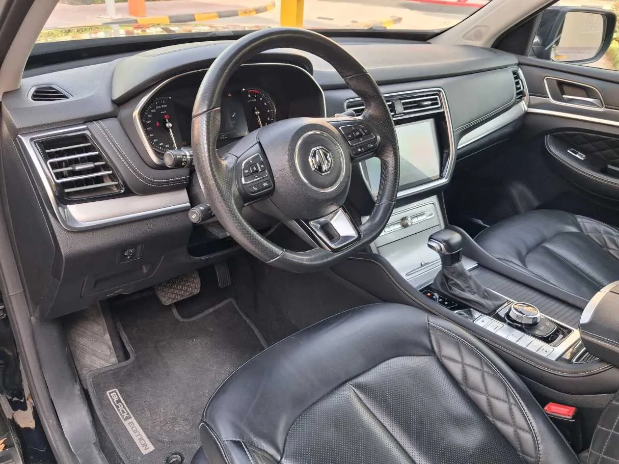 Car image 11