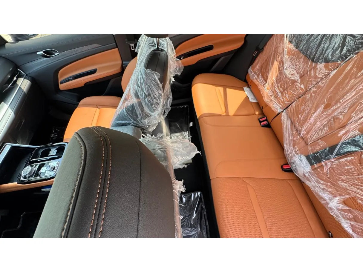 Car image 23