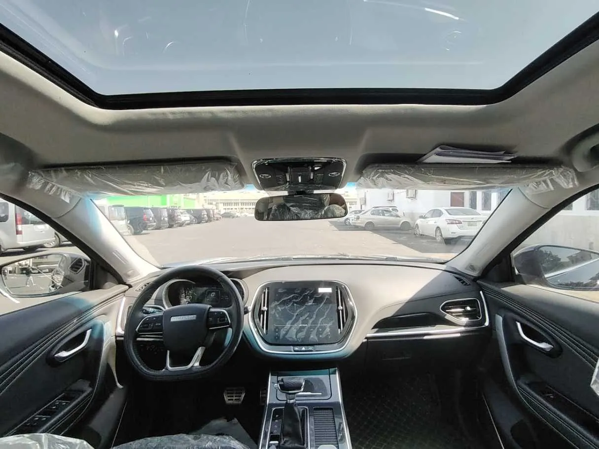 Car image 17