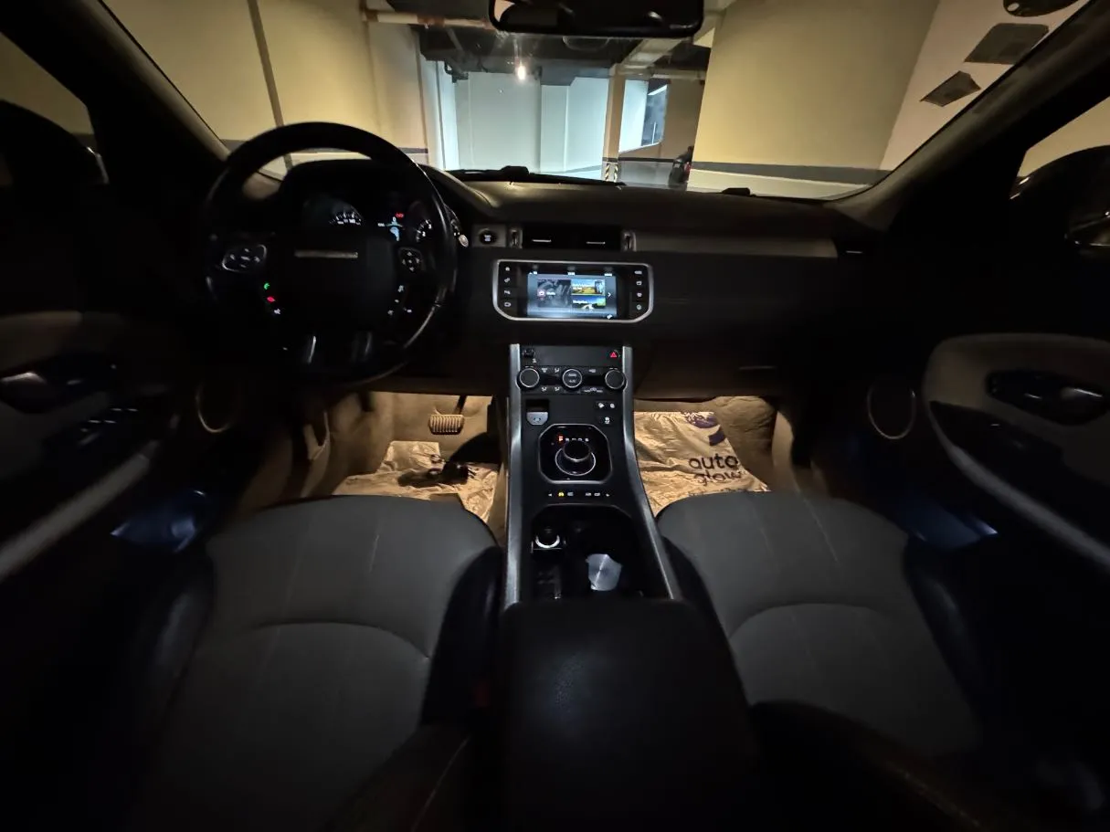 Car image 15