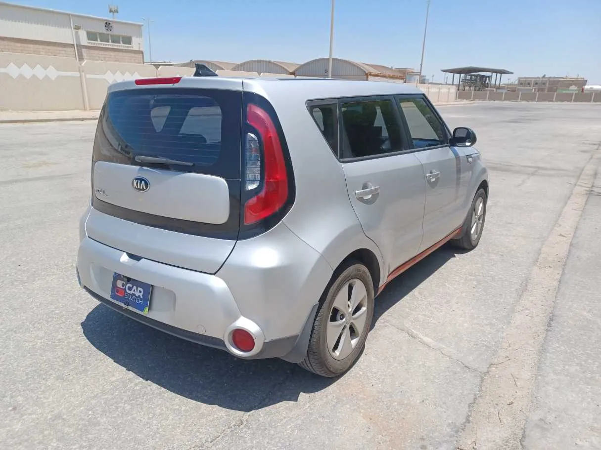 Car image 5