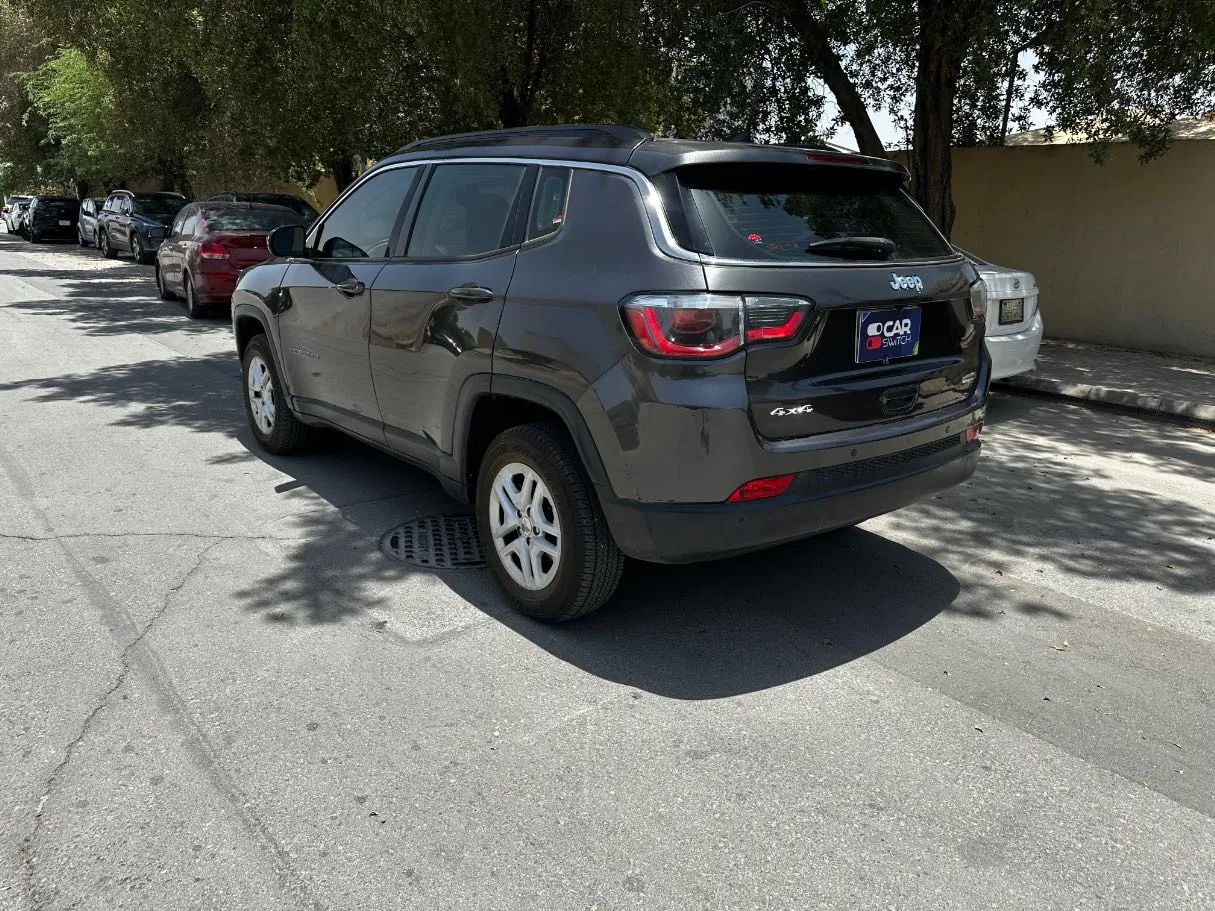 Car image 7