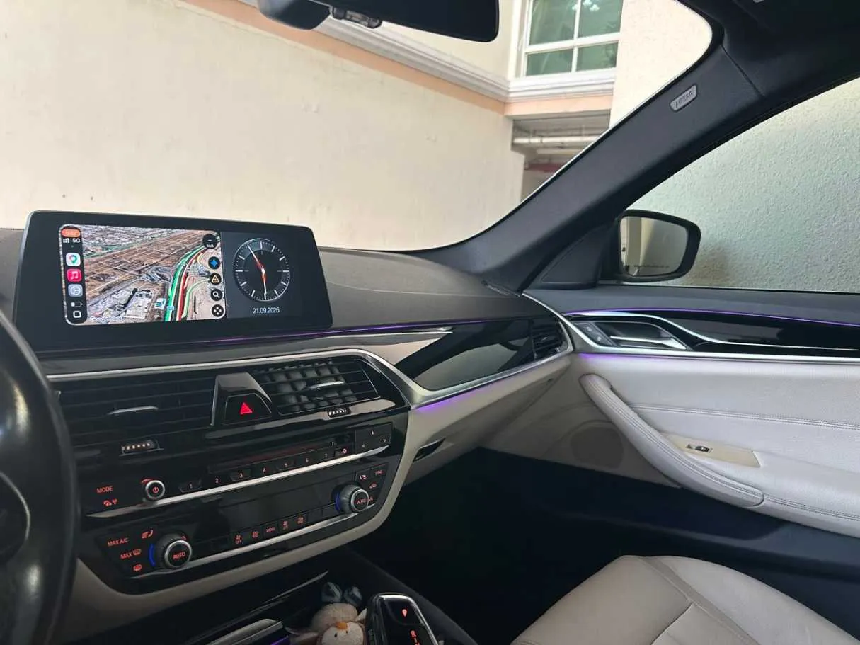 Car image 24