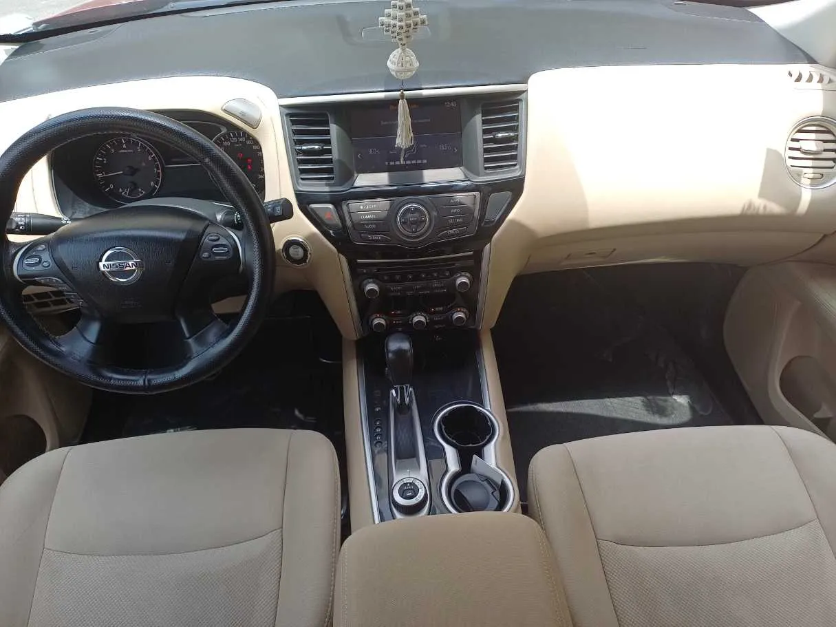 Car image 16
