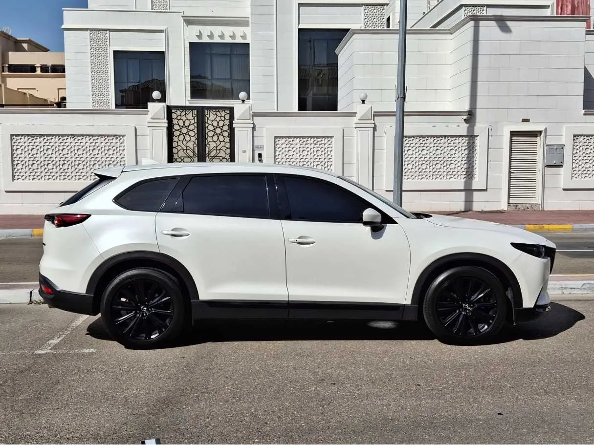Car image 8