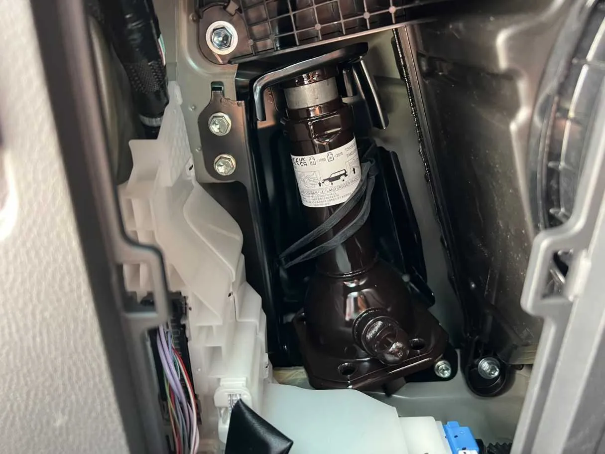 Car image 36