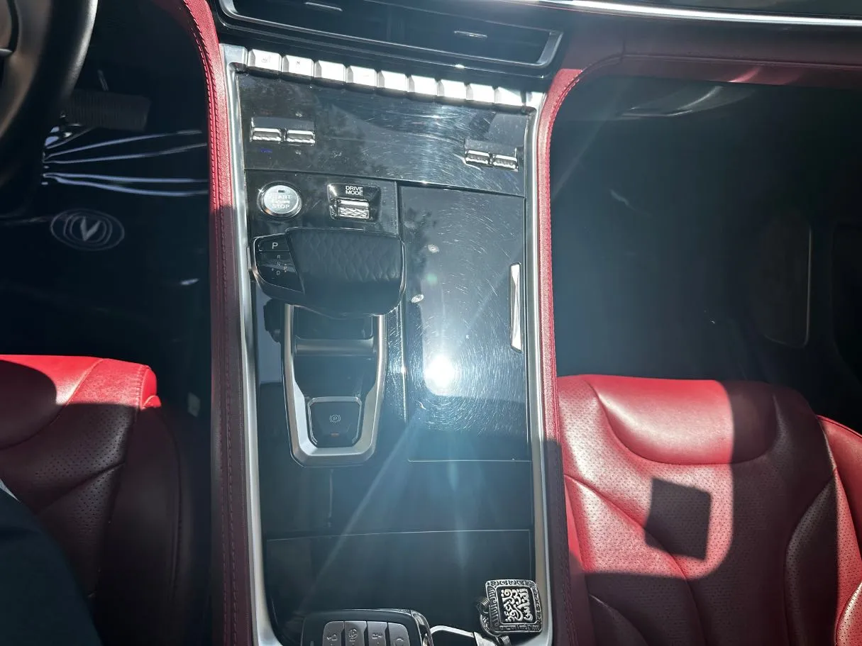 Car image 13