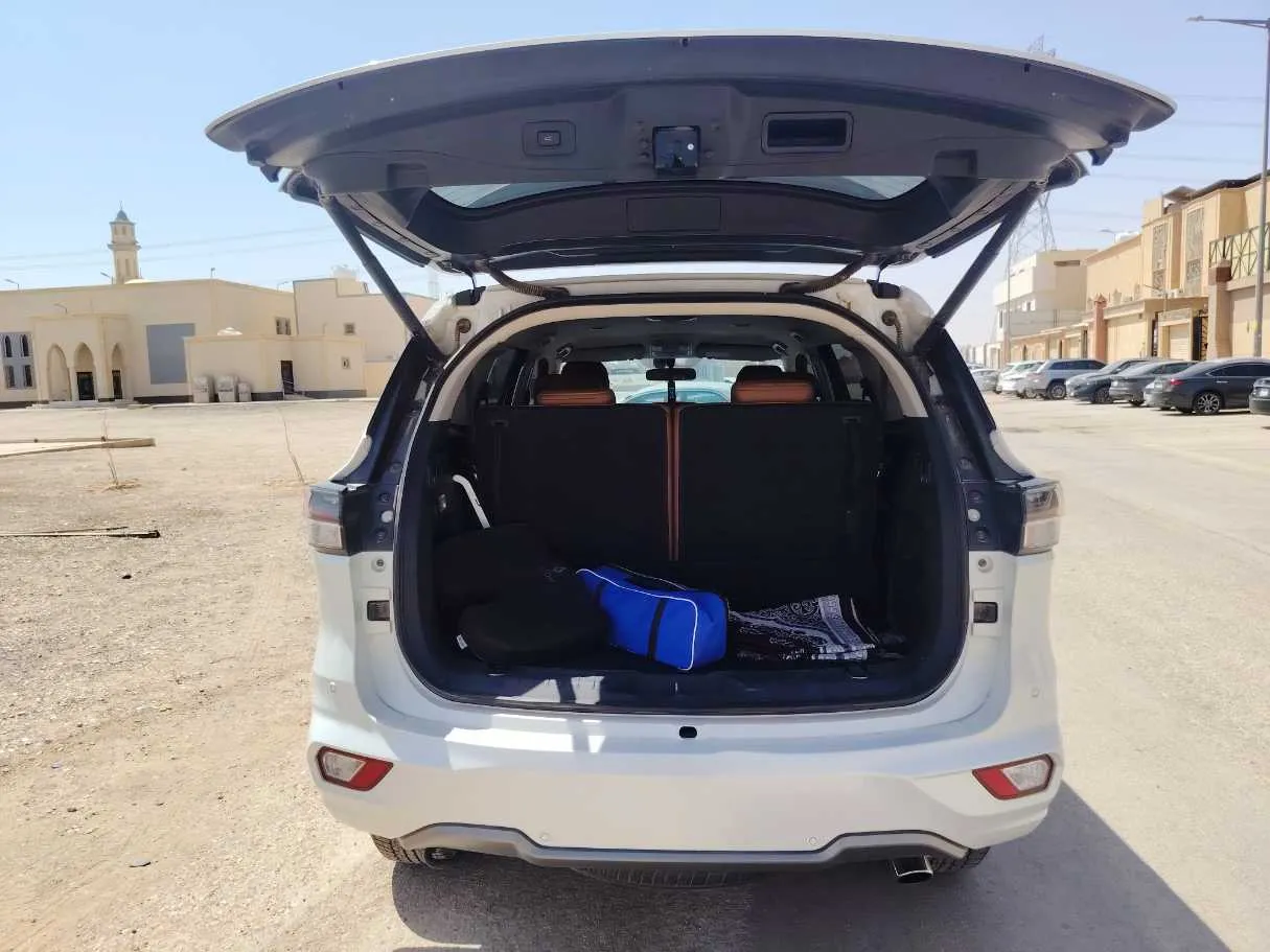 Car image 21