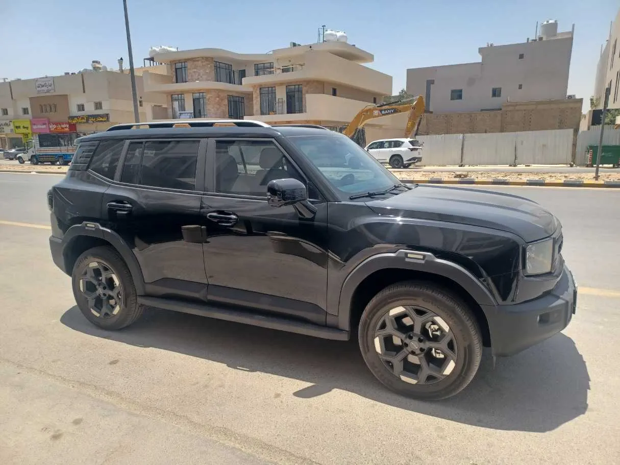 Car image 4
