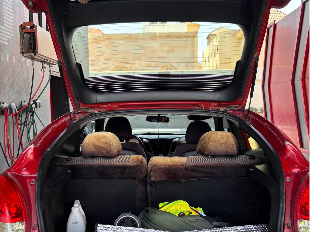 Car image 15