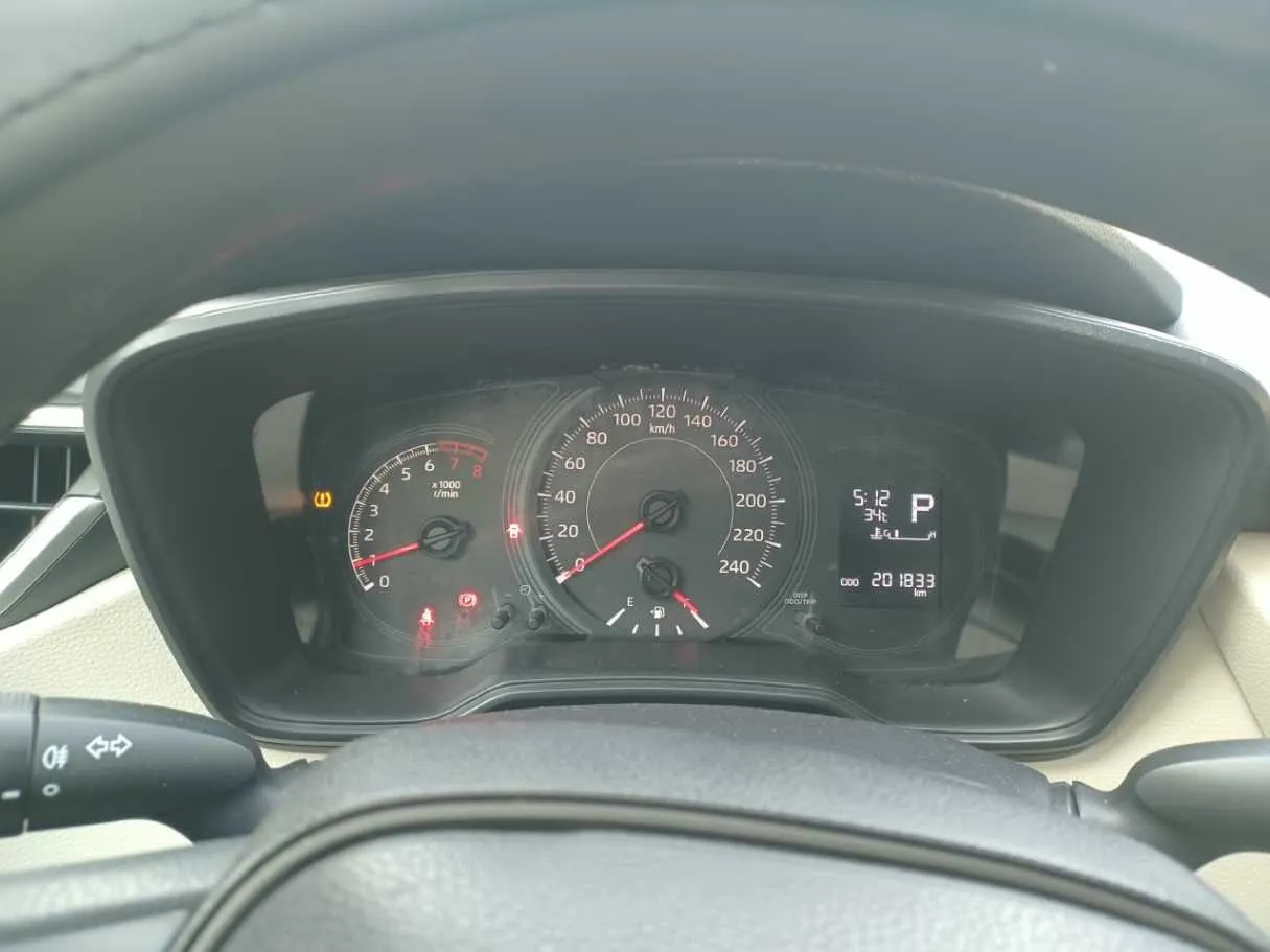 Car image 16