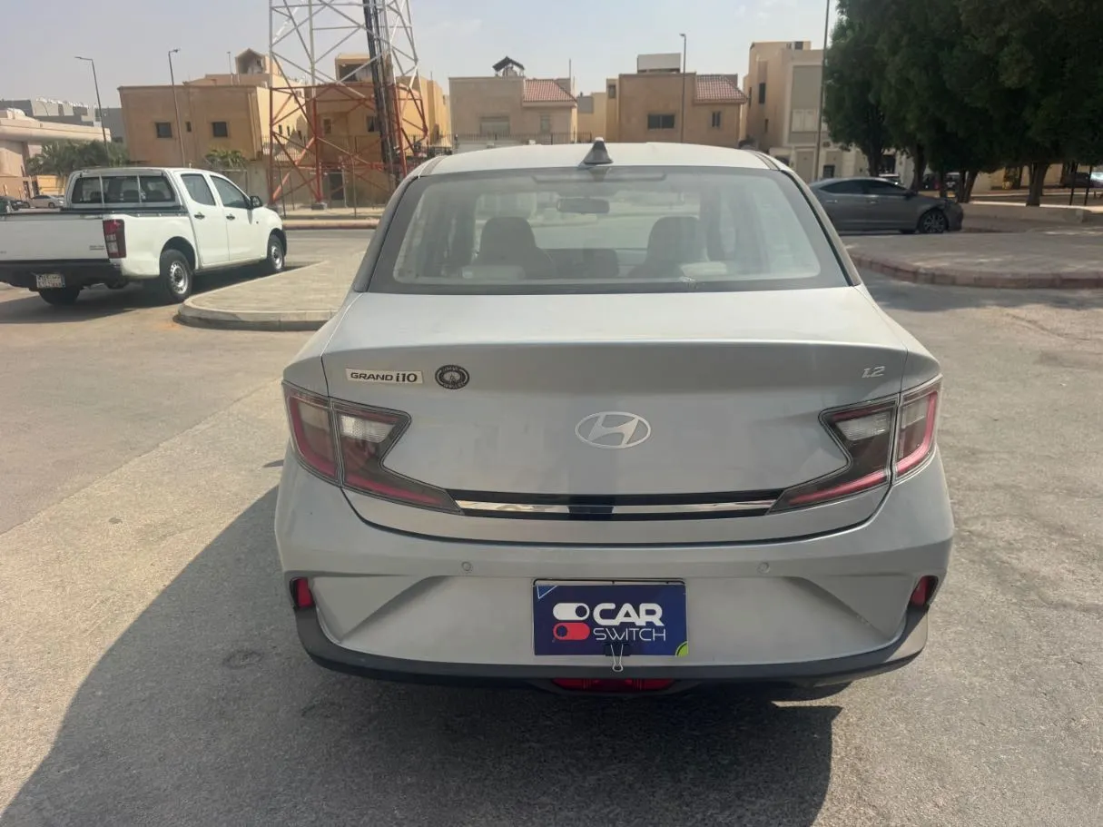 Car image 6