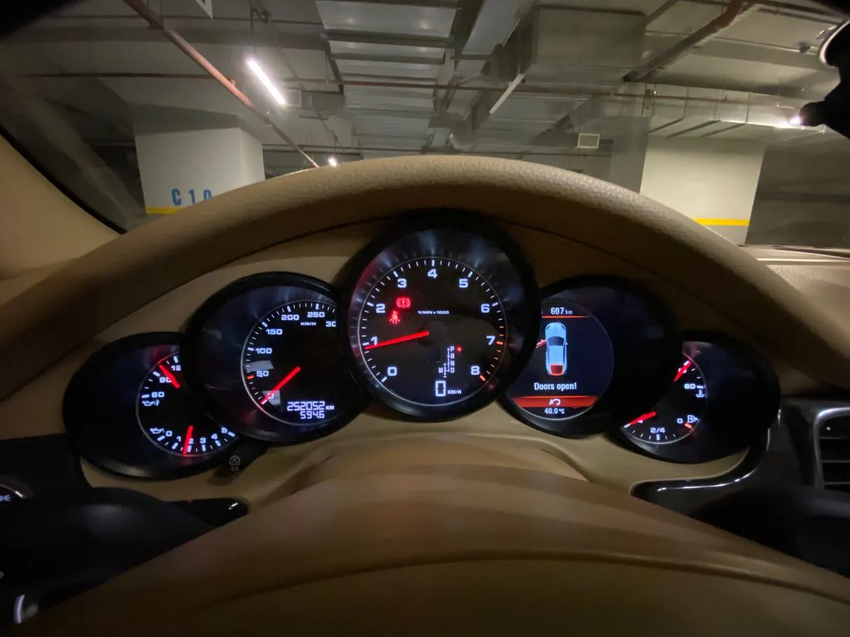 Car image 20