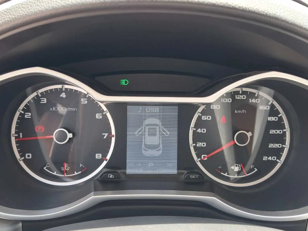Car image 17