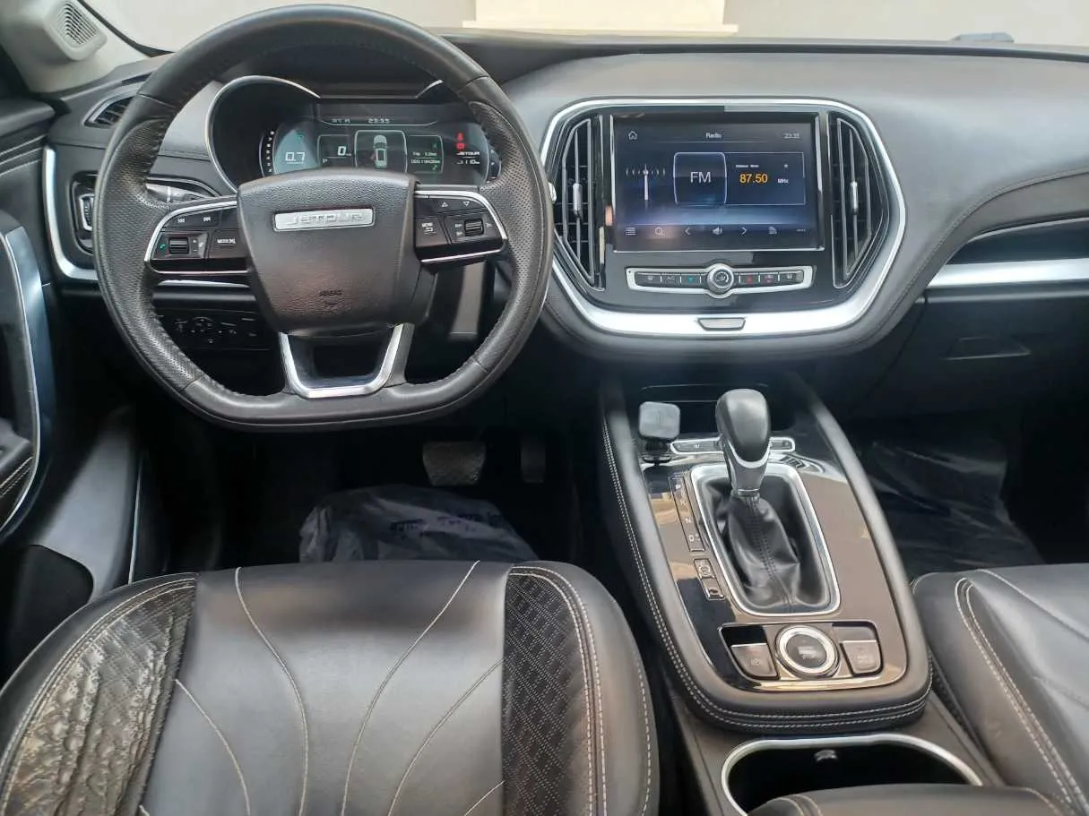 Car image 16