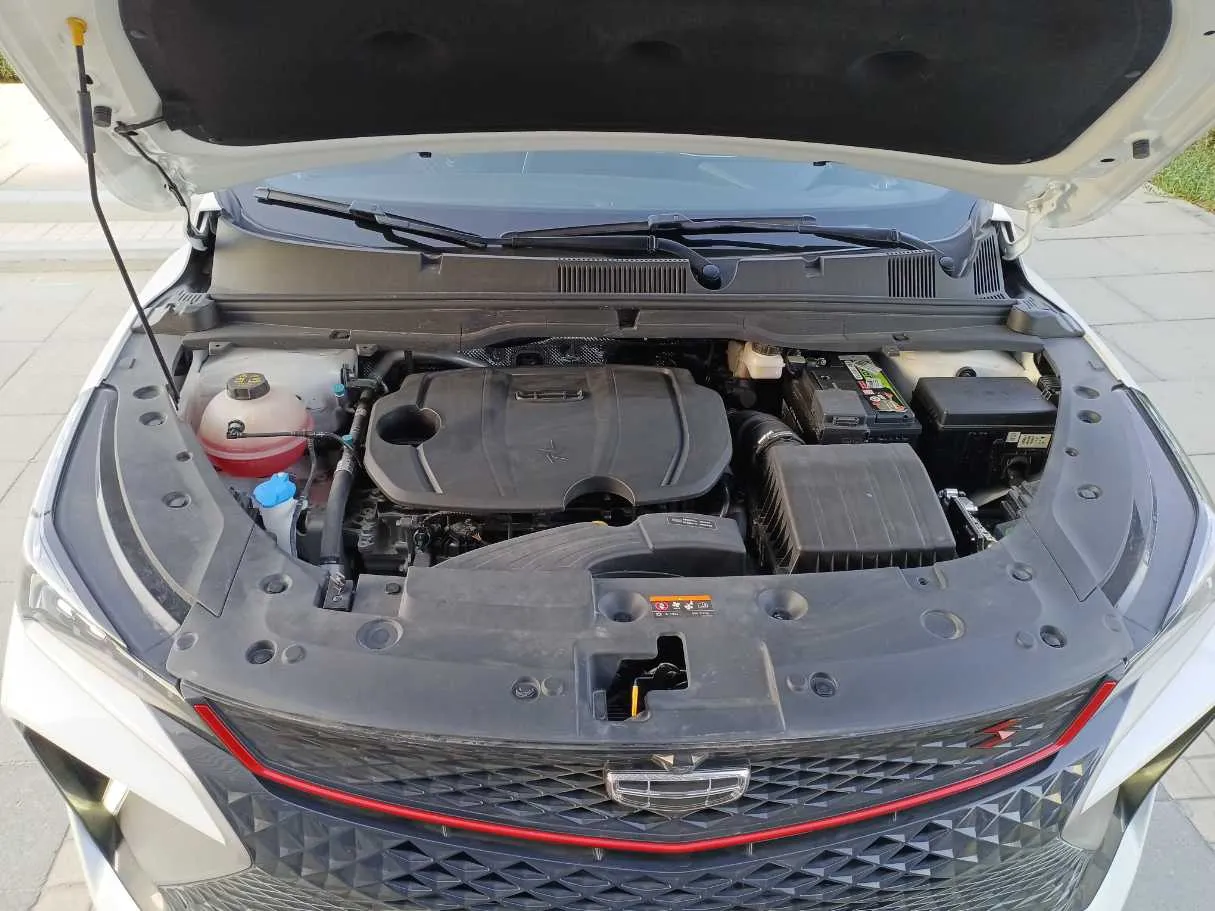 Car image 25