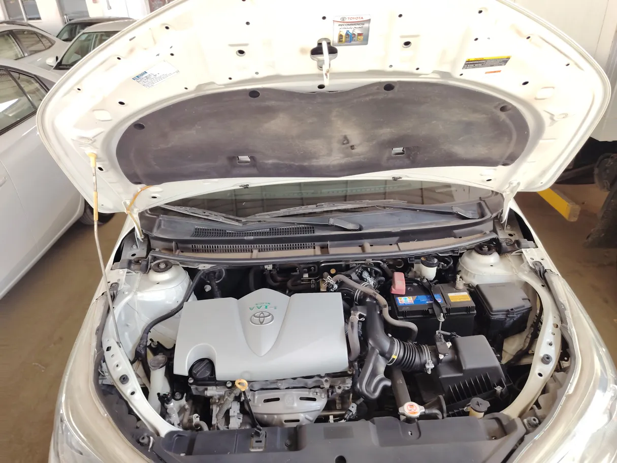 Car image 26