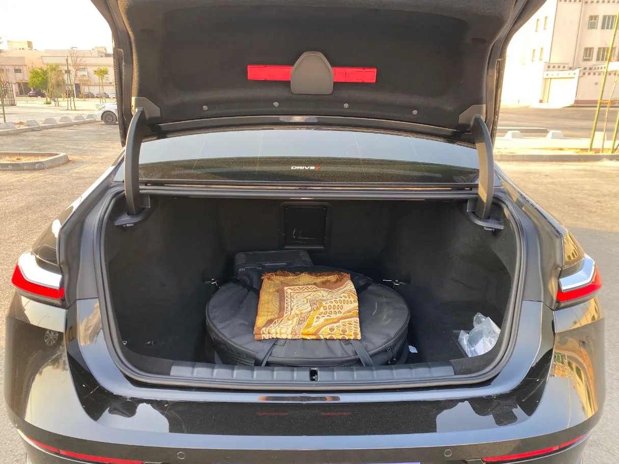 Car image 22