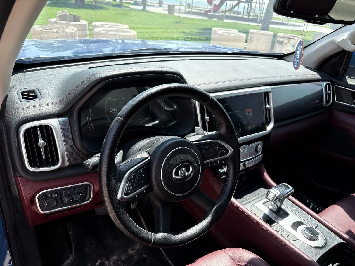 Car image 13