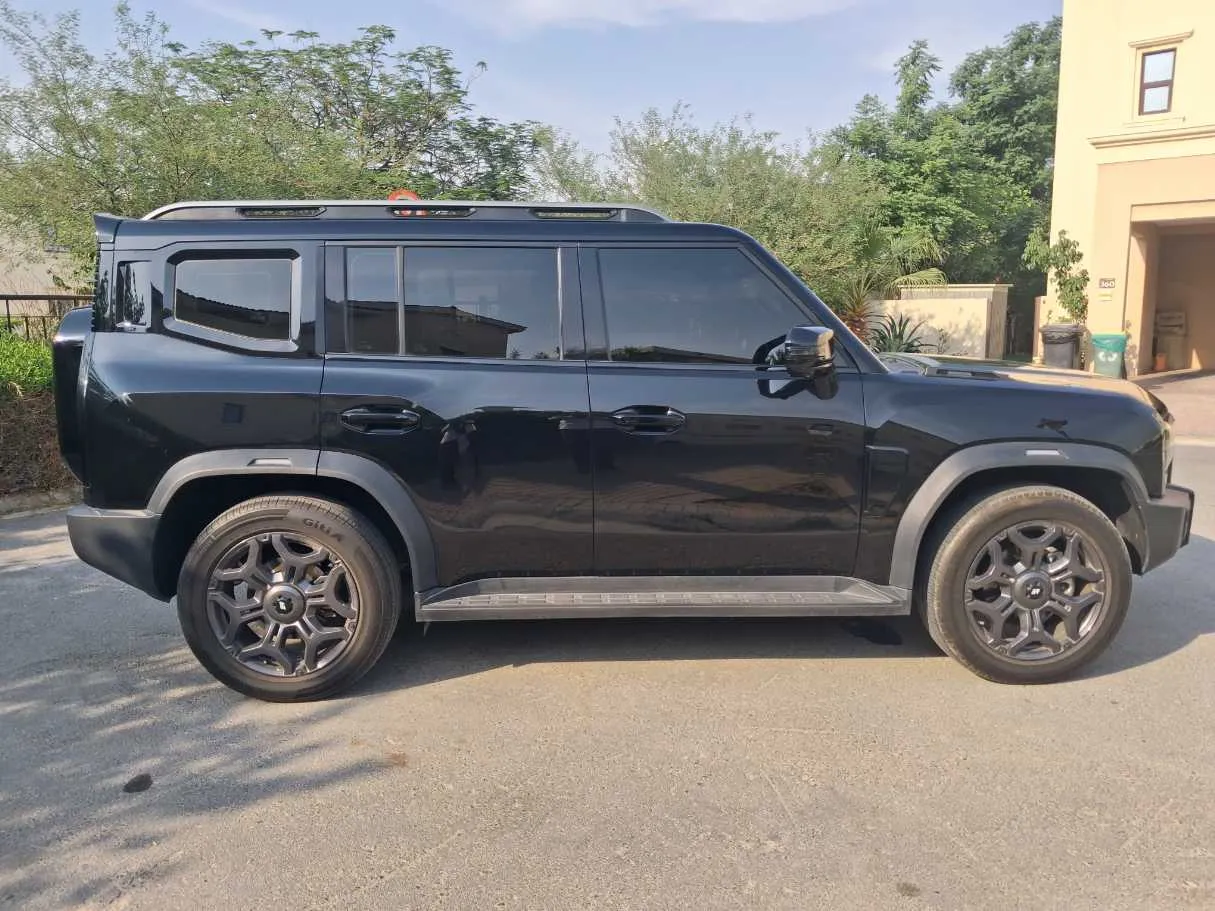 Car image 8