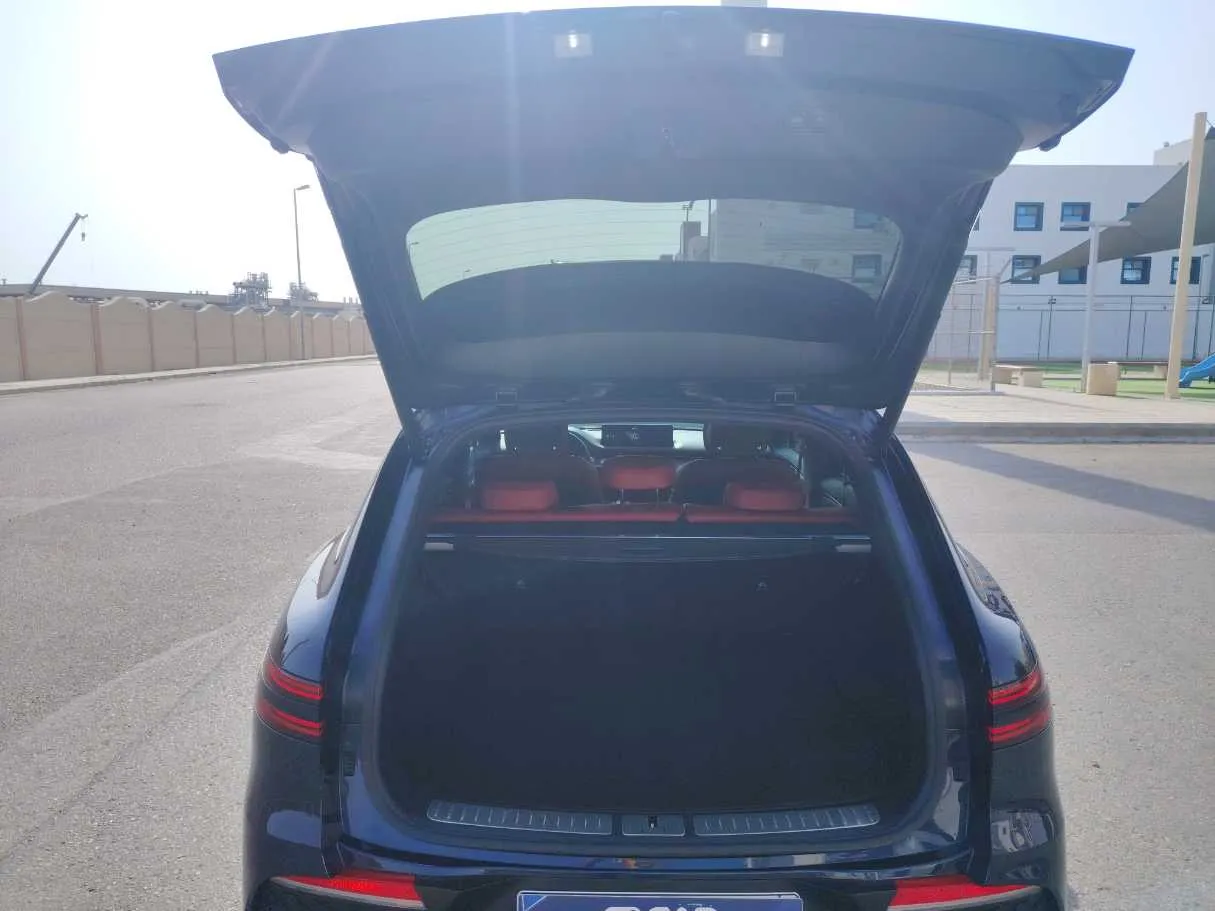Car image 24