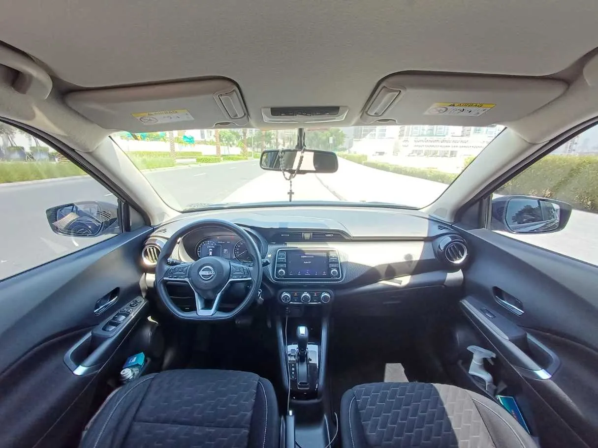 Car image 17