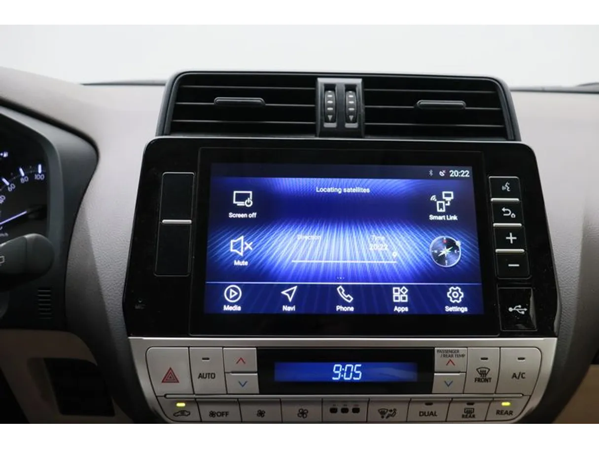 Car image 5