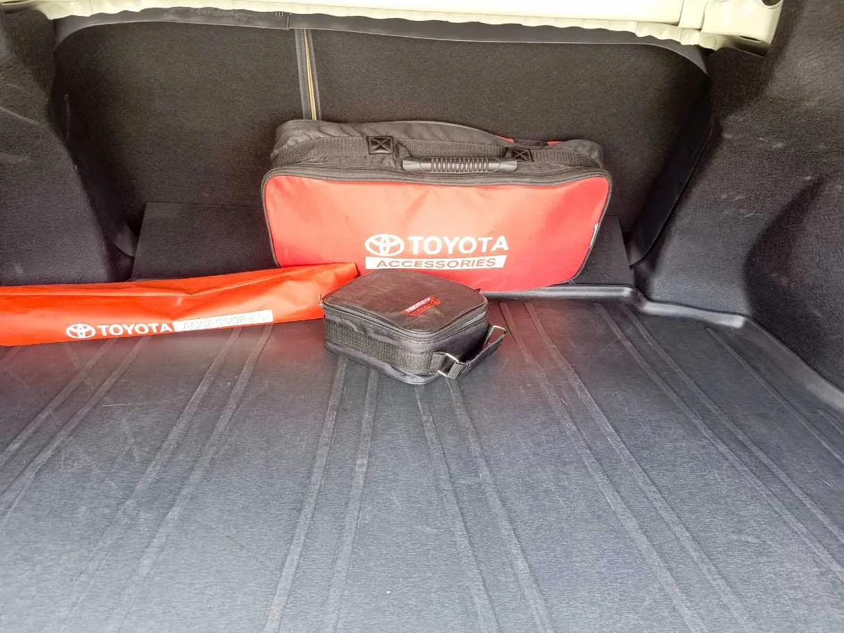 Car image 30