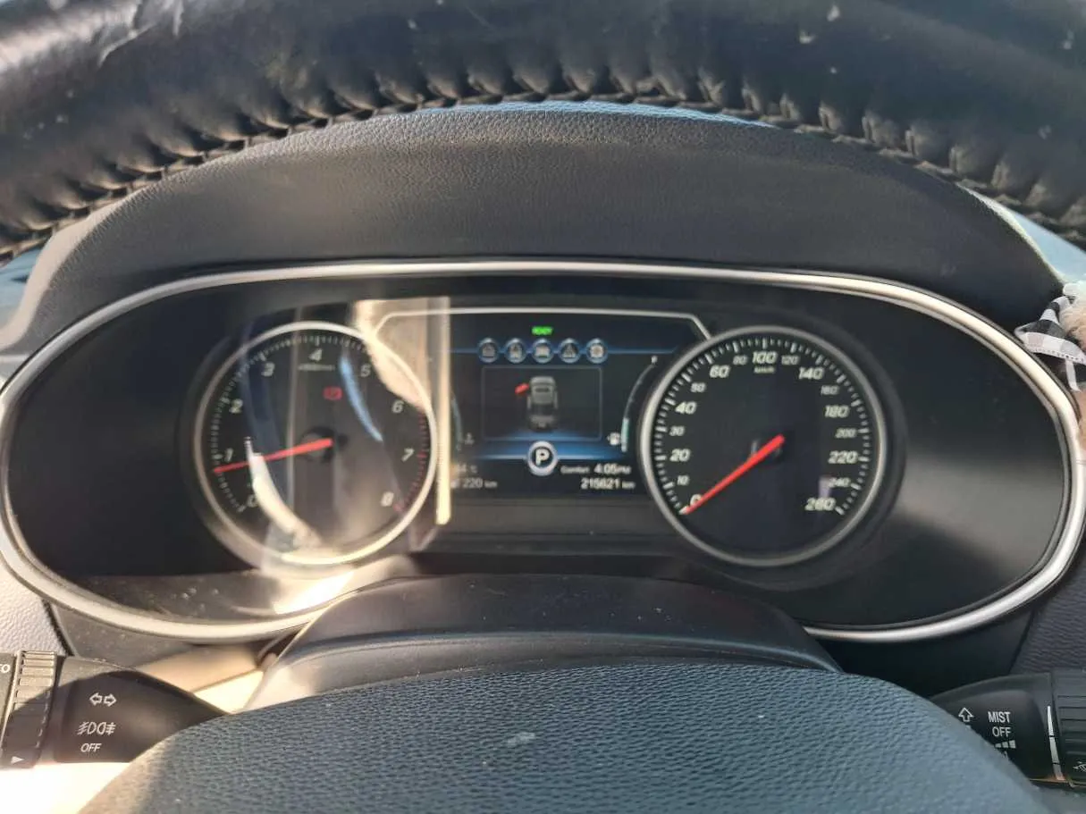 Car image 17