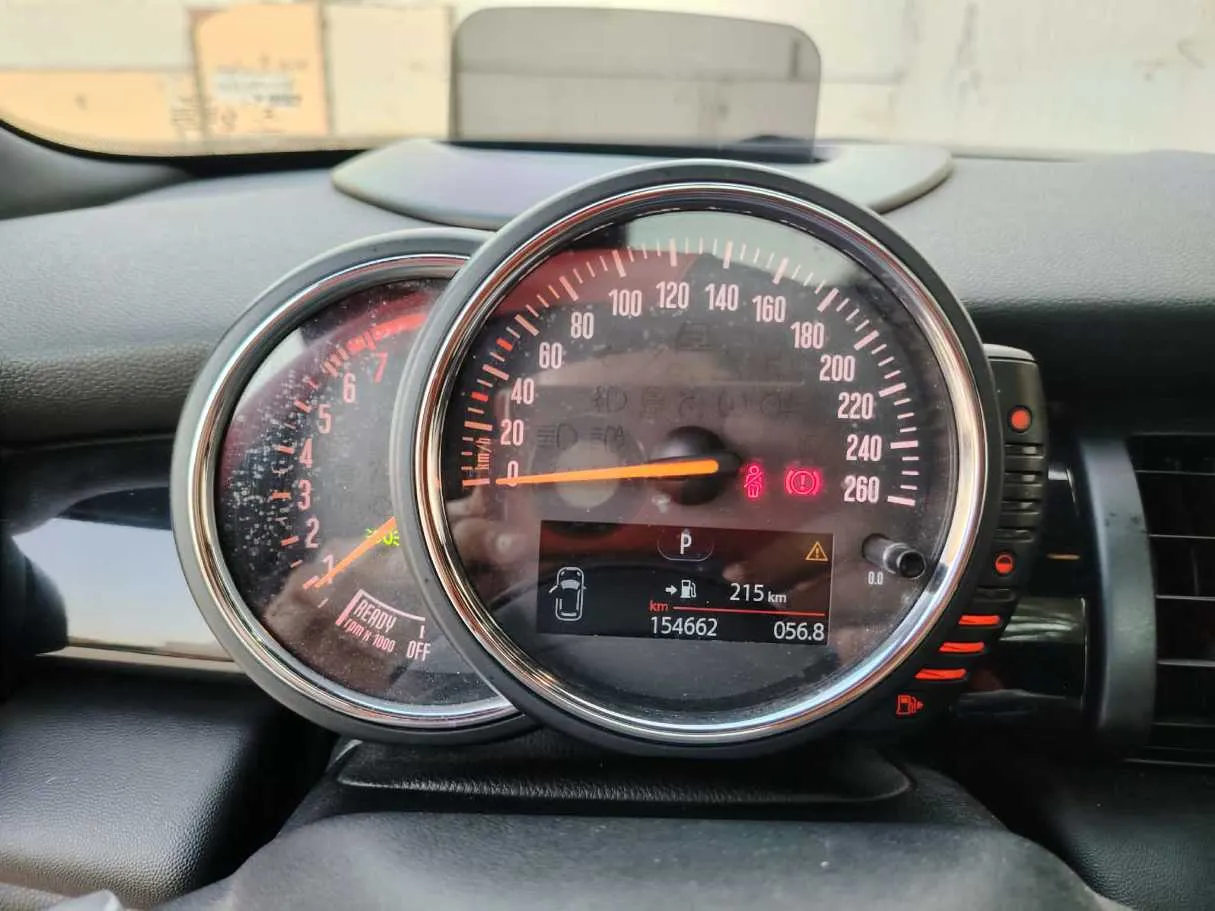 Car image 28
