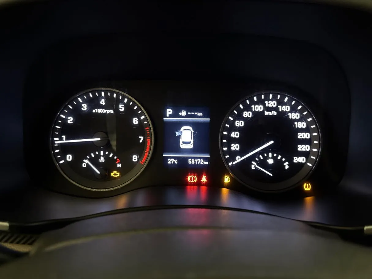 Car image 10