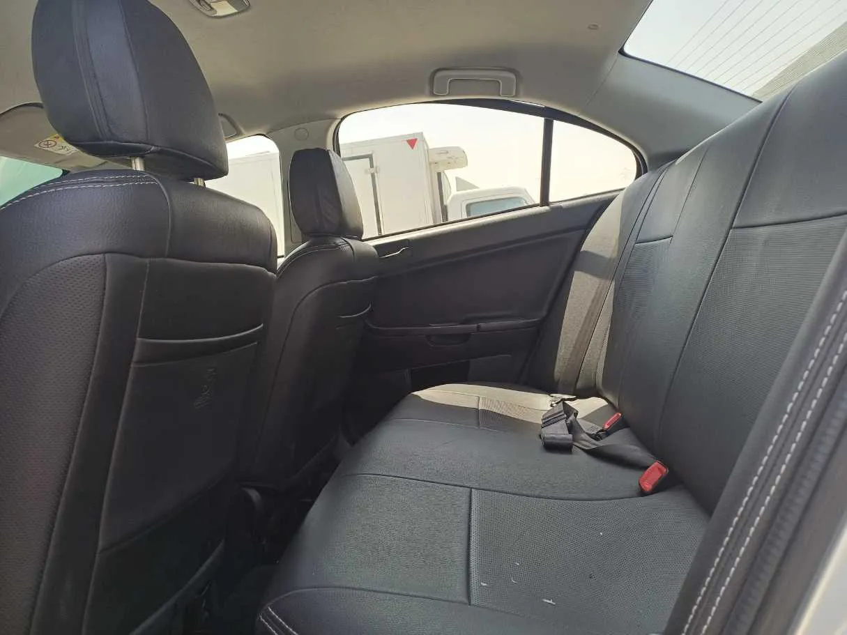 Car image 13