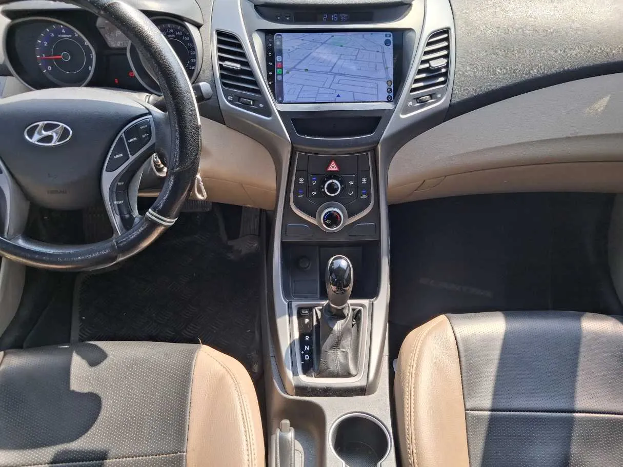 Car image 16