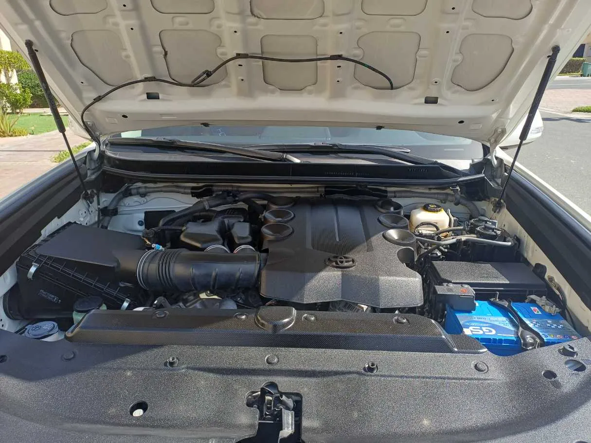 Car image 25