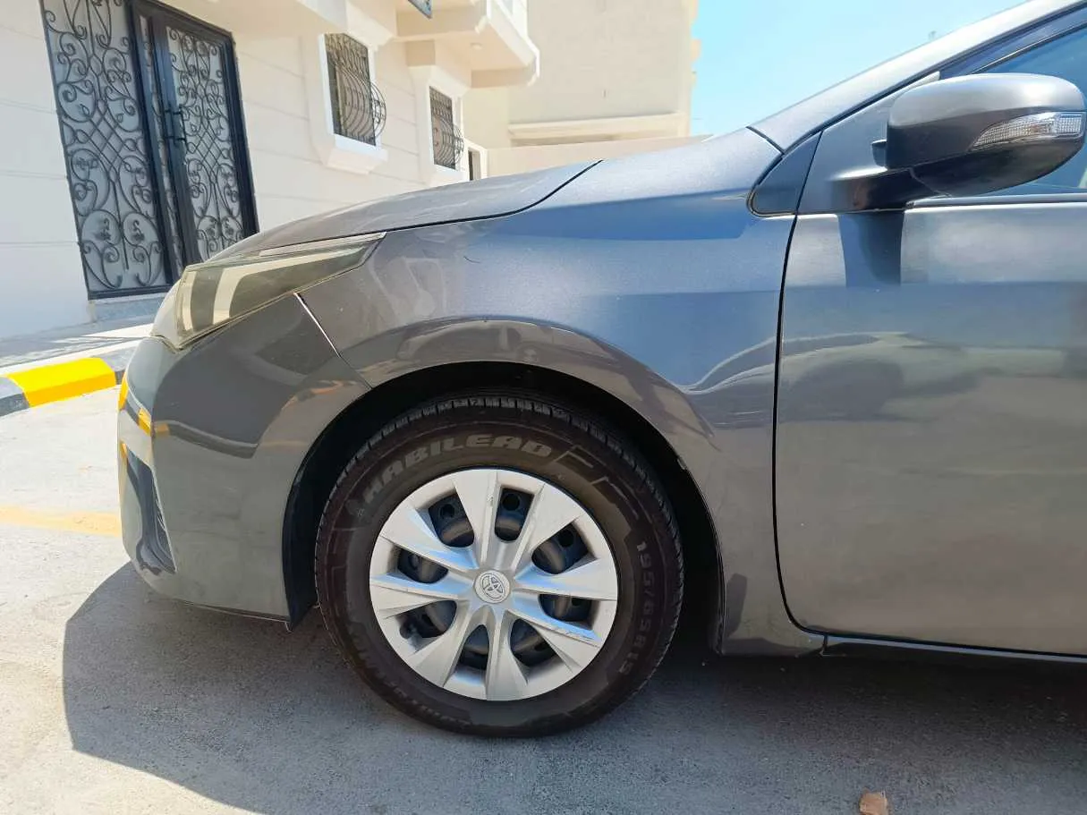 Car image 9