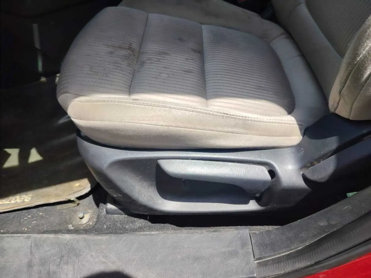 Car image 35