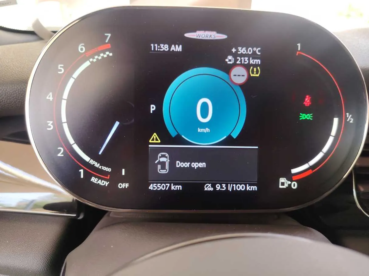 Car image 23