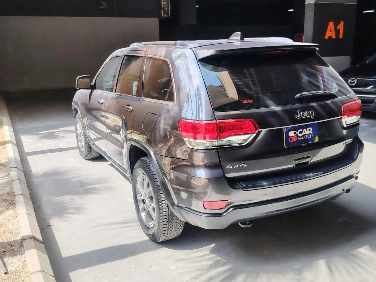 Car image 7