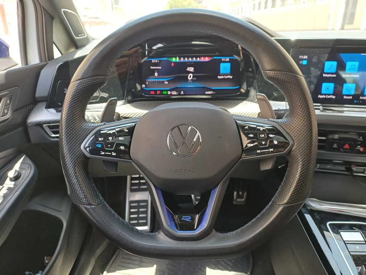 Car image 18