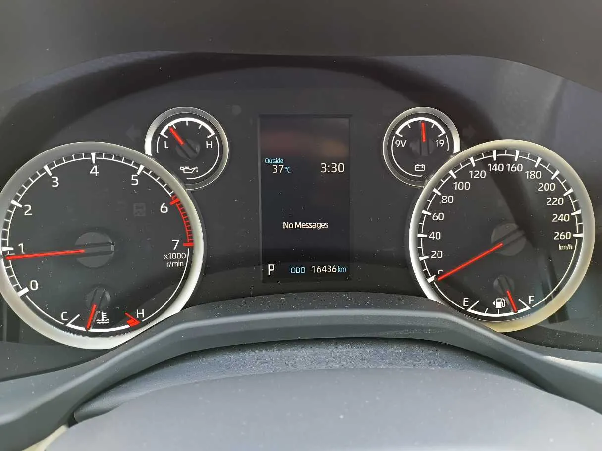 Car image 24