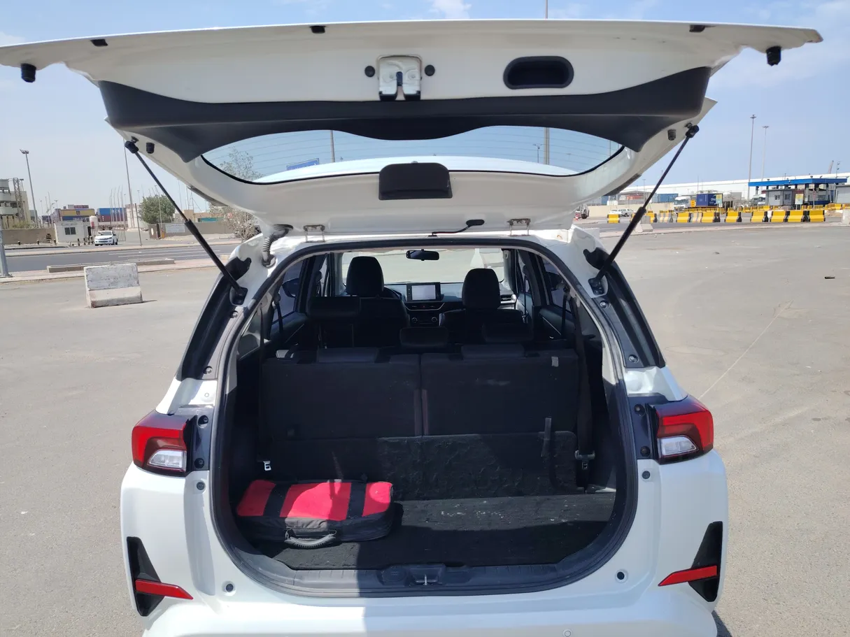 Car image 24