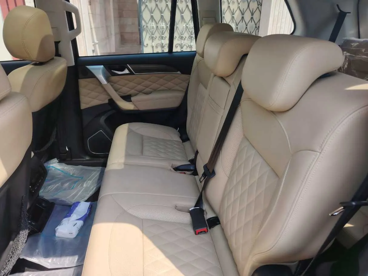 Car image 17