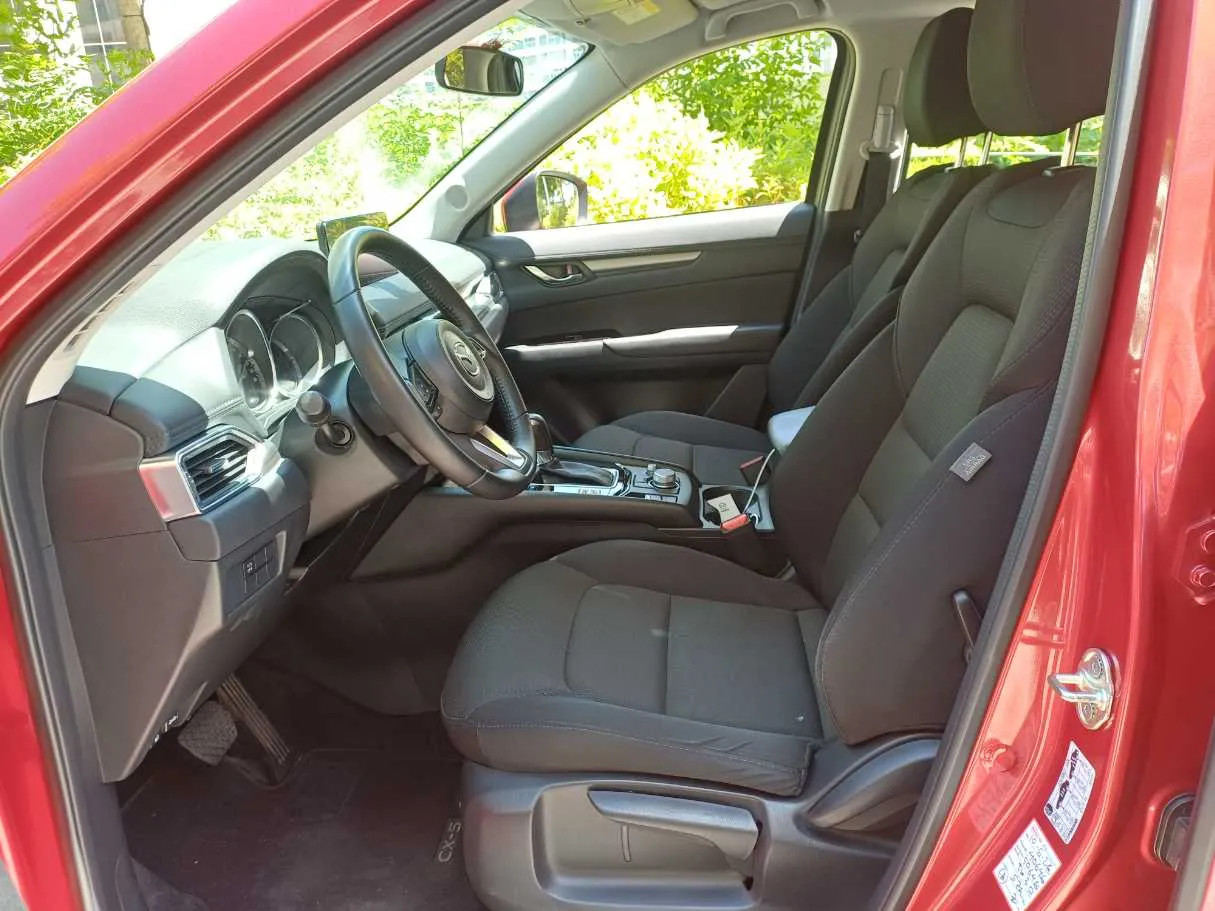 Car image 12