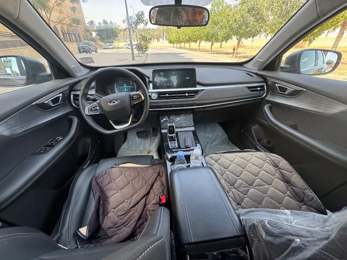 Car image 15