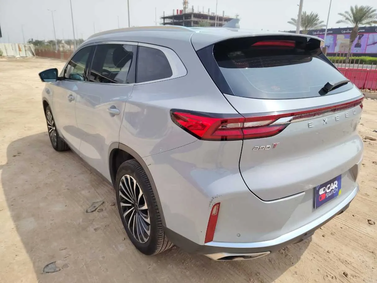 Car image 7